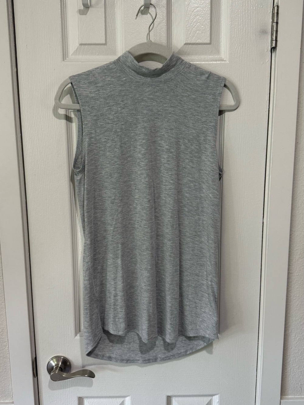 Athleta Sleeveless Mock Neck Tank Top - Gray small